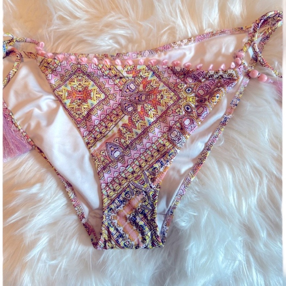 NEW• Victoria’s Secret Bohemian Pastel Paisley Cheeky Ruched Bikini• L - Picture 11 of 16